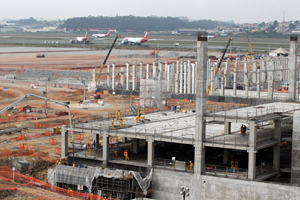 Ampliação do aeroporto internacional de Guarulhos: economia do Estado de São Paulo teve crescimento de 2,2% em maio deste ano.